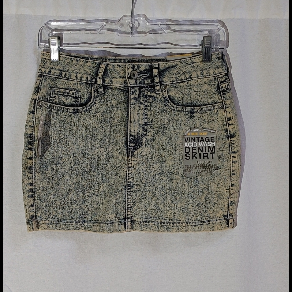 Bullhead Acid Wash Skirt
